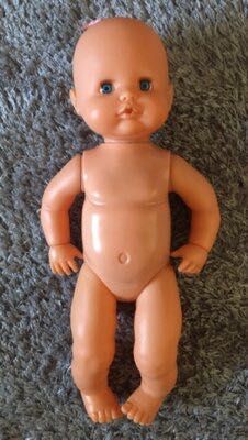 Фірмовий пупс з набором Nenuco, Famosa