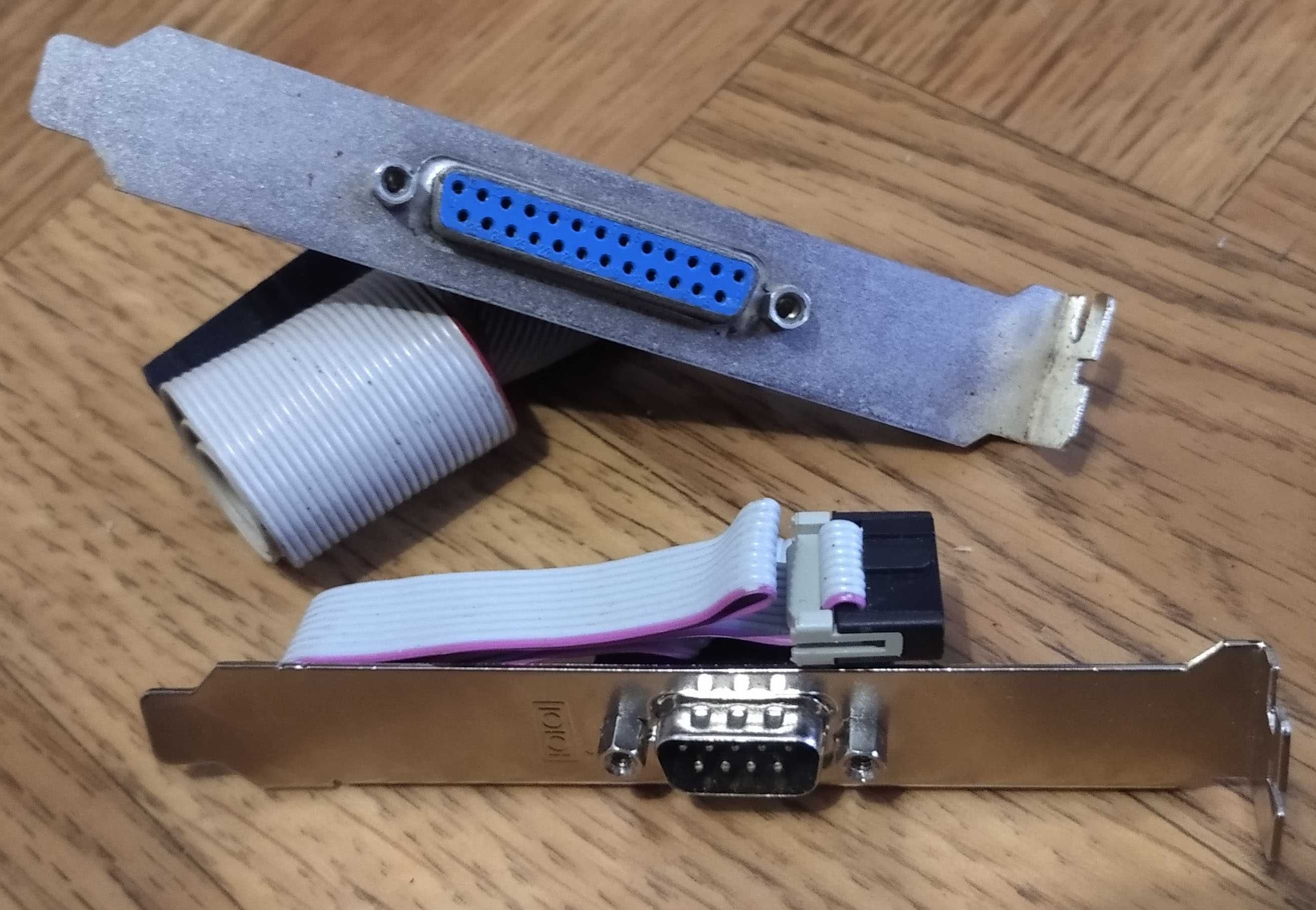 Звукові та USB-роз'єми на передню панель ПК. СOM/LPT - на задню
