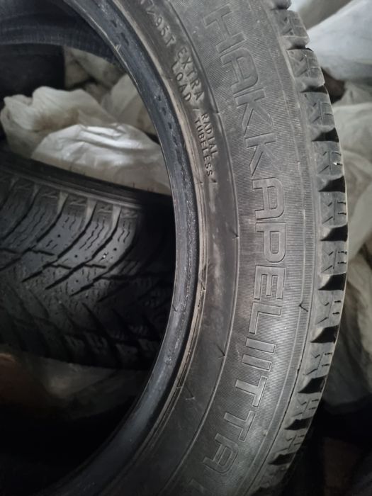 Зимові Nokian hakapelitta 205 55 R17 - 2000грн за всі