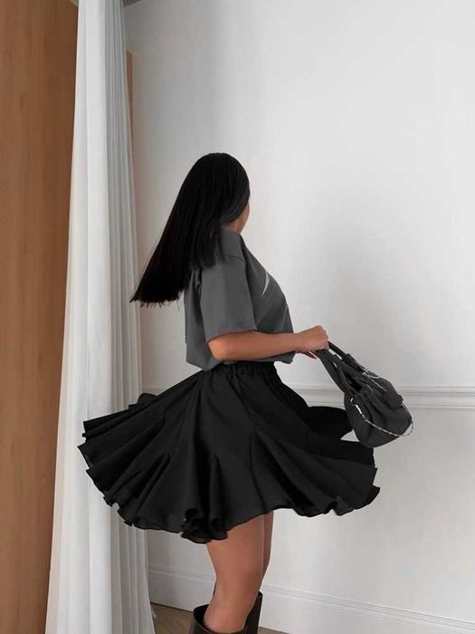 Спідниця-шорти у чорному кольорі