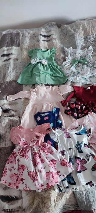 Sukienki dziewczęce r 56-68