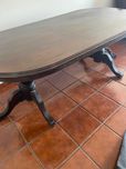Mesa de madeira maciça pé de galo