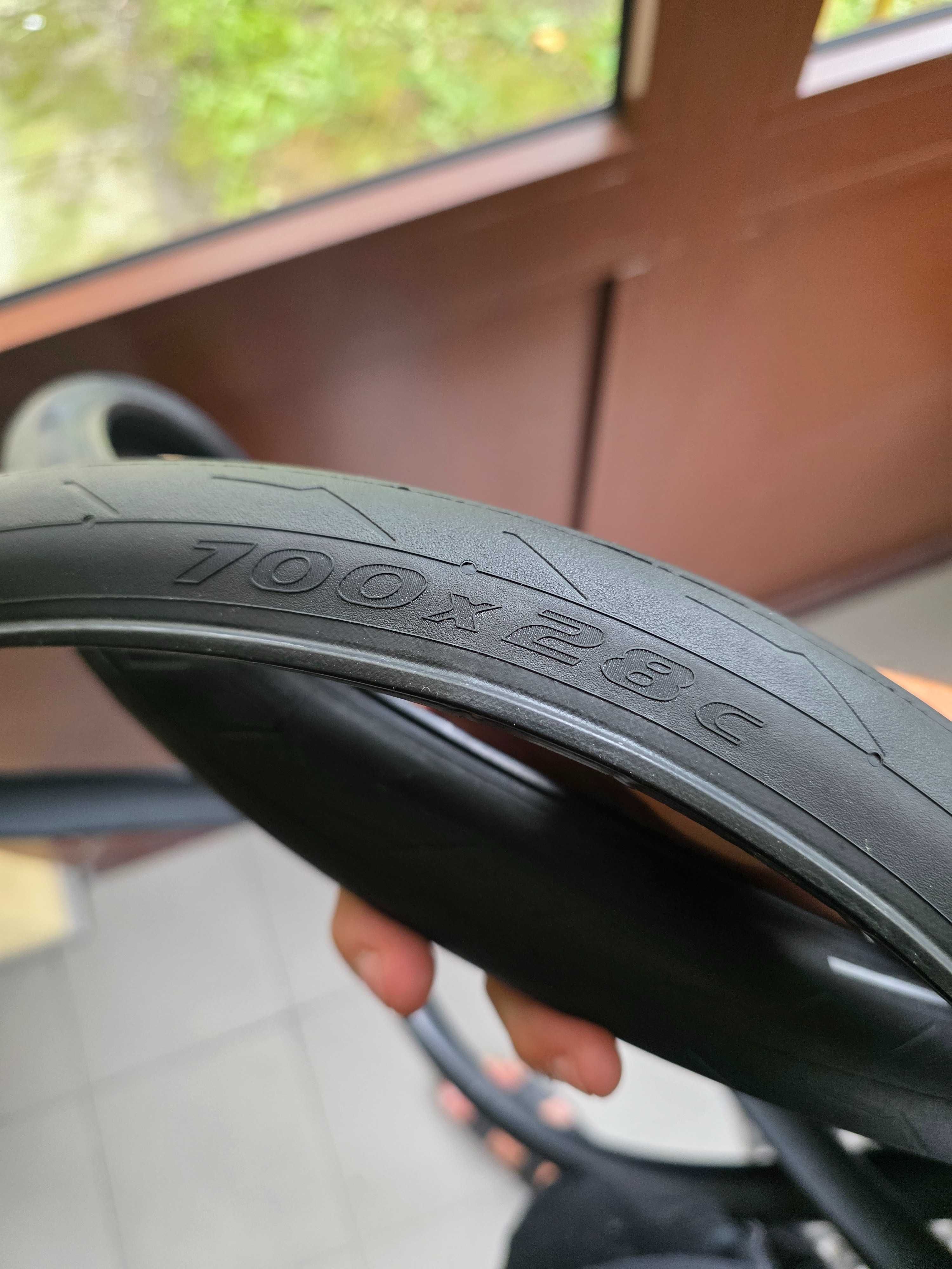 Opony szosowe Pirelli P Zero TLR RS 700C x 28mm Czarne