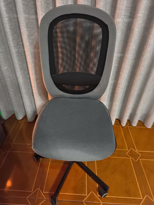 Cadeira escritório giratória
