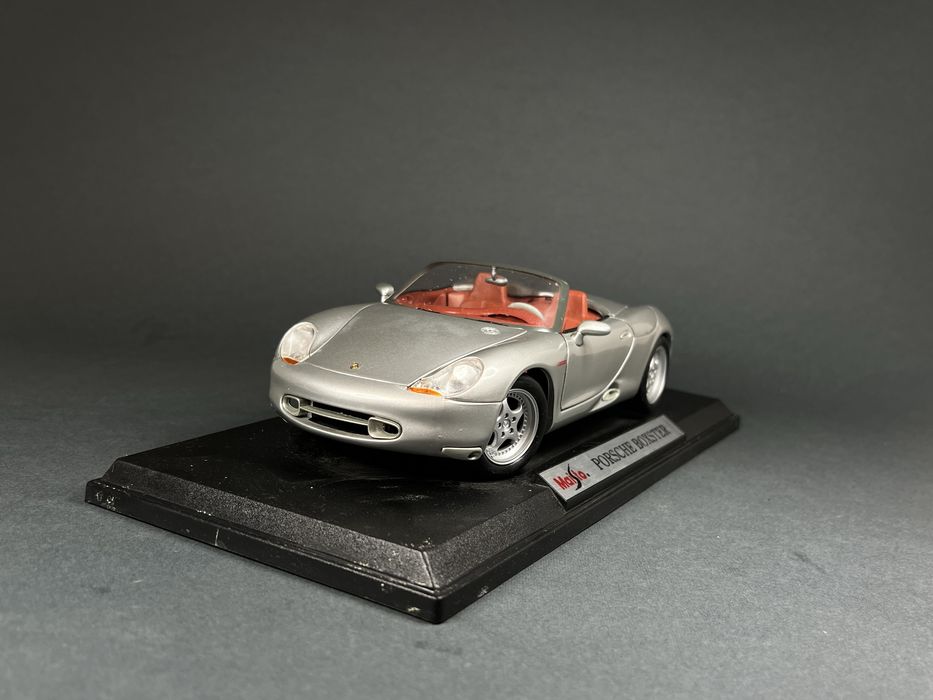 Моделі машинки 1:18 Maisto Bburago