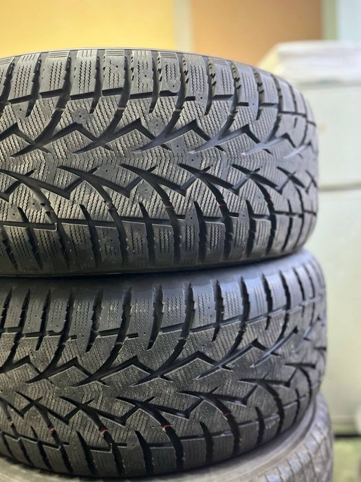 Свіжа резина Toyo Observe G3-Ice 275/40R22 комплект зима Z22-127