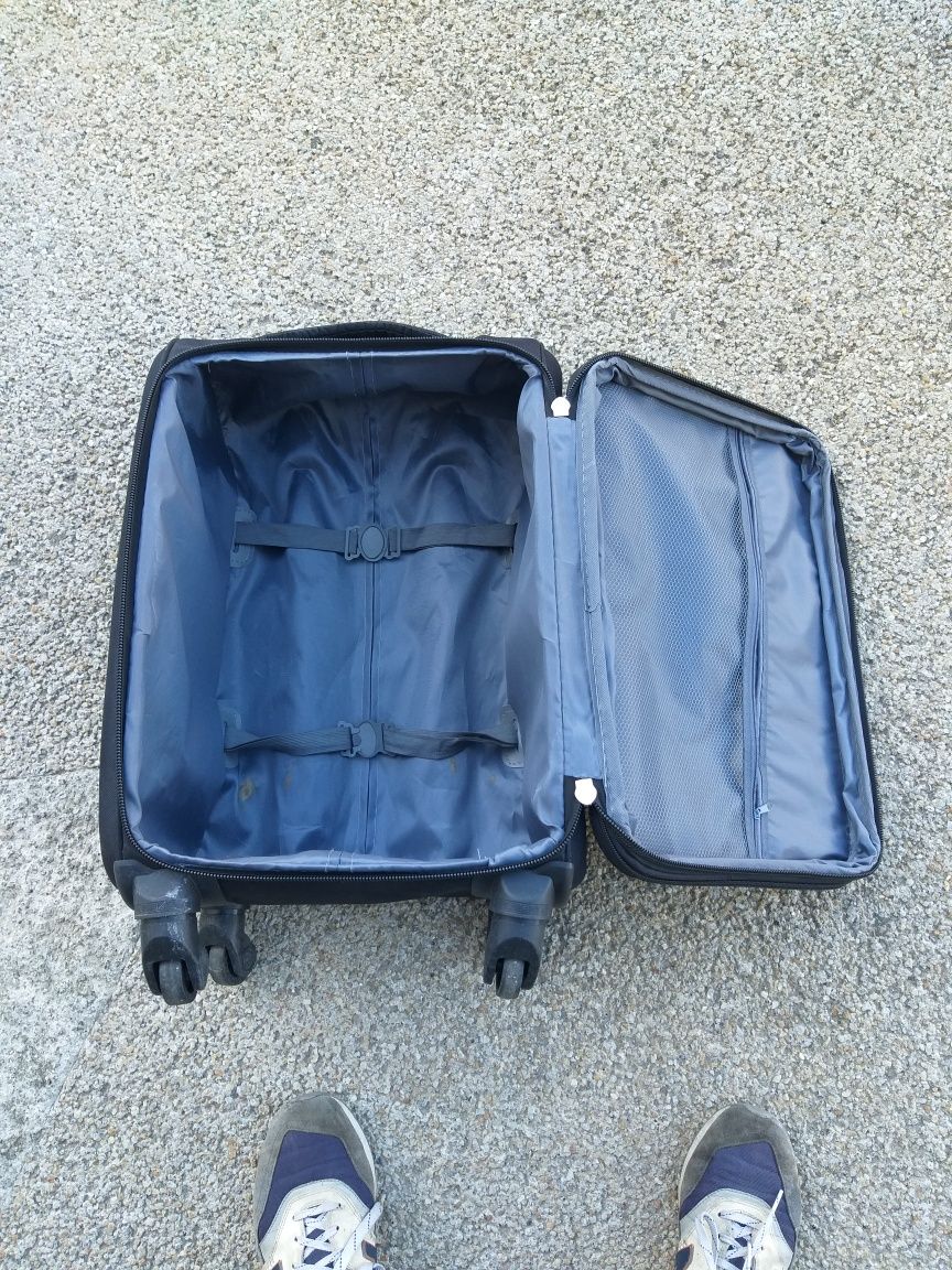 Mala de viagem clmo nova impecável de cabine com 55×35×25 cm .