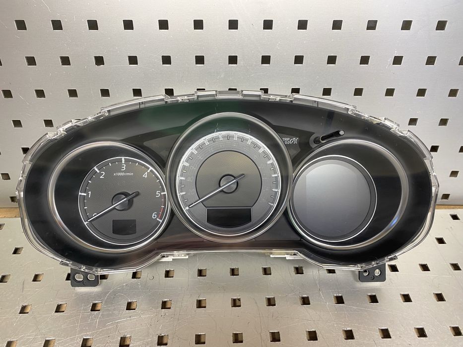 Щиток приборов спидометр панель приборов mazda 6 Європа G46M55430