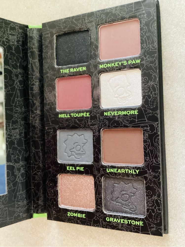 Make up Revolution paleta cieni The Simpsons NOWA i cień Douglas