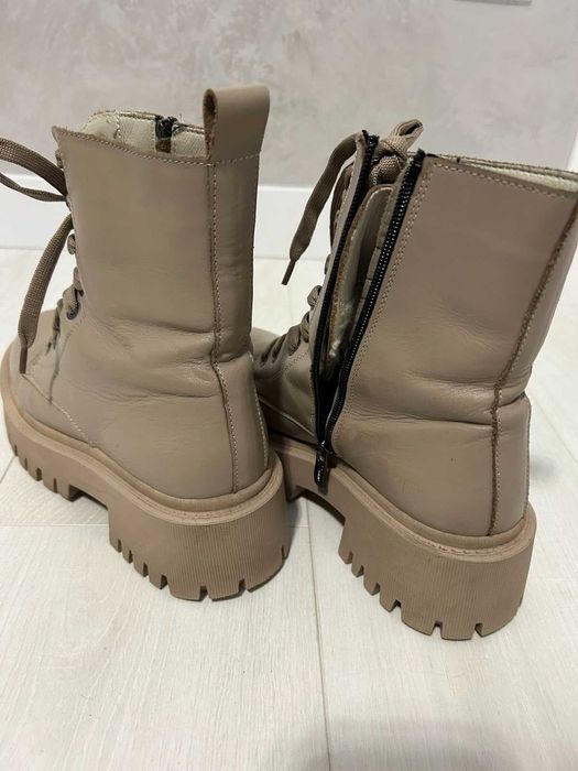 Продам теплі зимові натуральні шкіряні напівсапожки 38 розміру