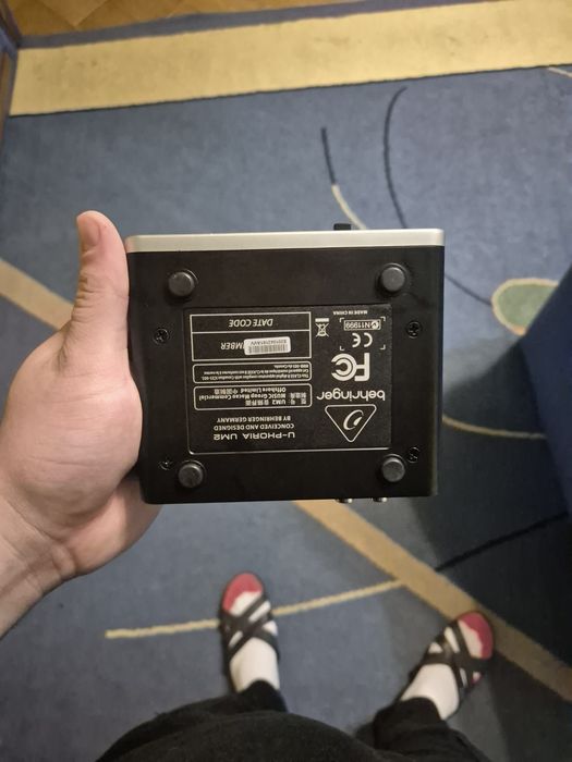 Behringer um2 звукова