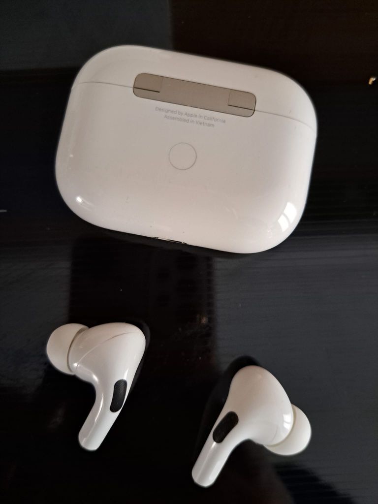 Słuchawki bezprzewodowe Apple Airpods pro