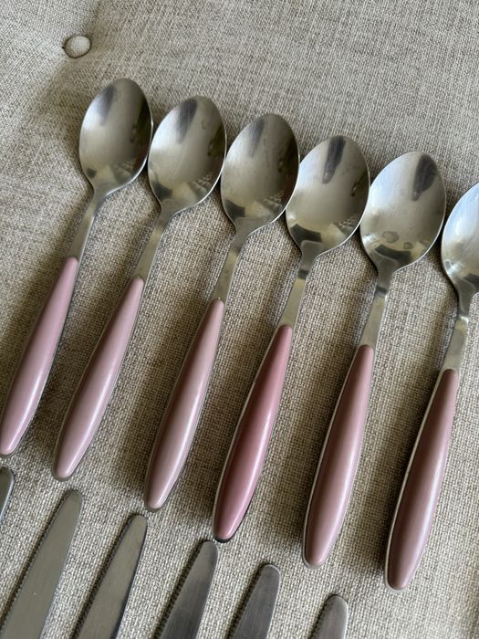 Talheres cabo cor de rosa