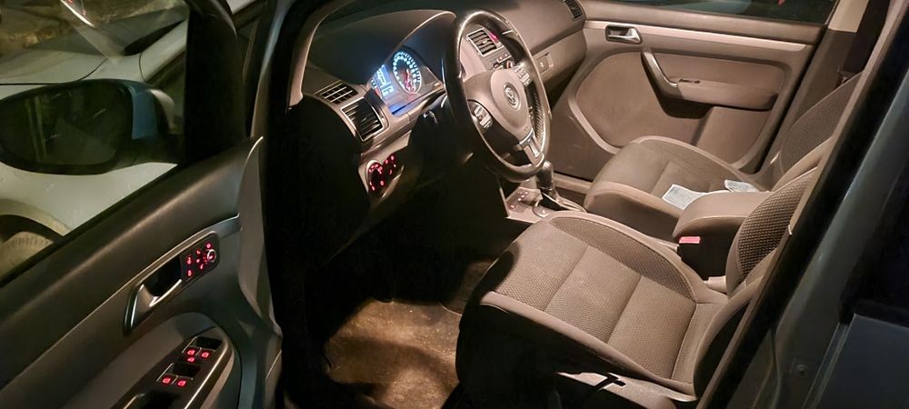 Тоуран touran 2012 automat