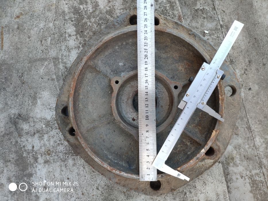 Фланець електро двигуна.Кришка двигуна