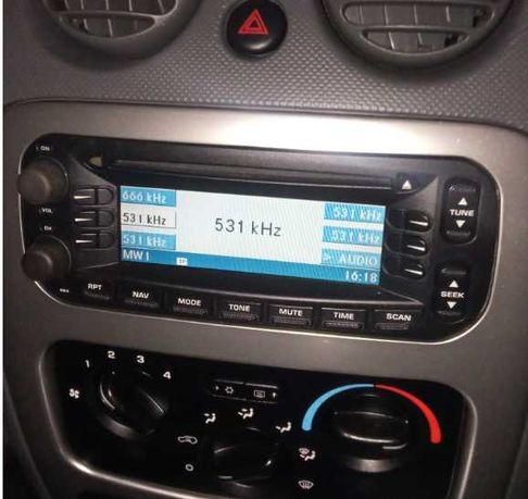 radio CD z nawigacją jeep cherokee kj liberty