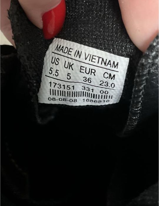 Кросівки Adidas Iniki