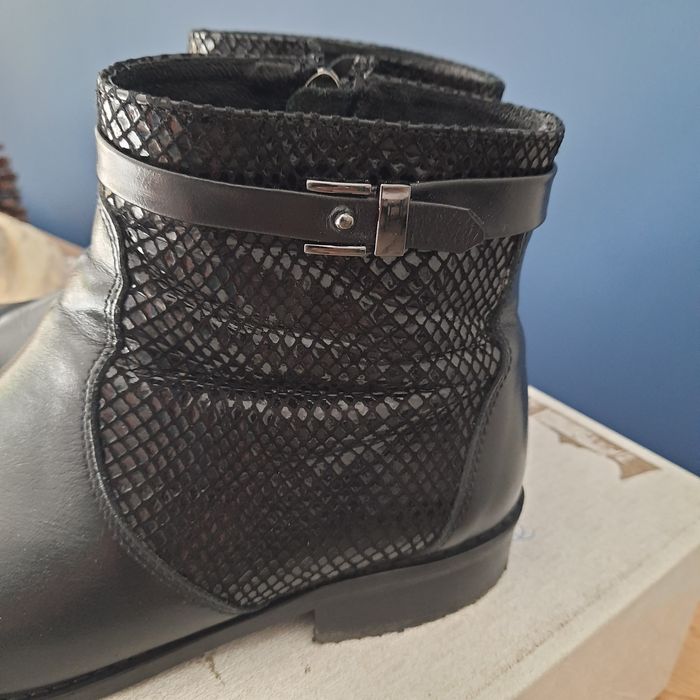 Botki buty VENEZIA r. 39 skóra naturalna zamek wzór wąż