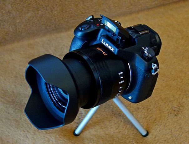 Aparat Panasonic Lumix DMC-FZ1000 4K filmy stan jak nowy.