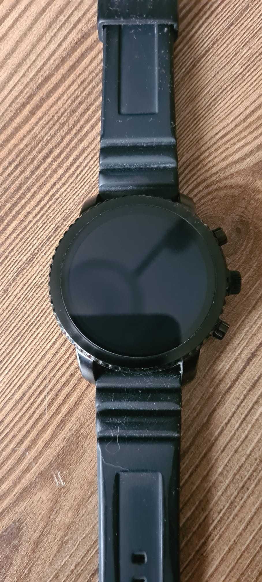 Zegarek smartwach Fossil czarny DW4A