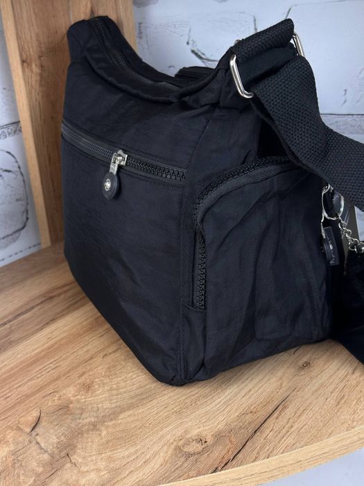 Сумка через плече Kipling з мавпочкою мессенджер чорний 33/21/15см