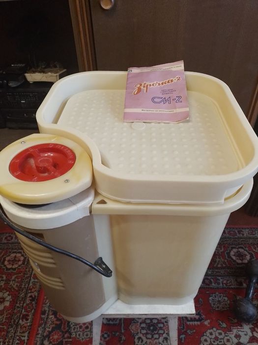 Продам стиральную машину малютка