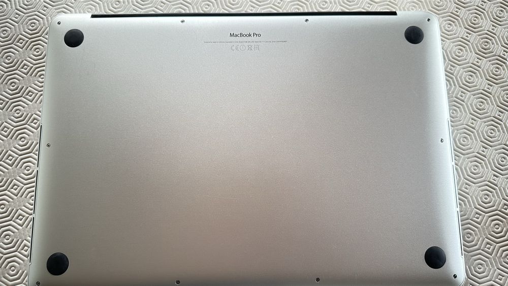 Macbook pro 15 polegadas mid 2015, 2.5 GHz intel core i7 nucleo quadr