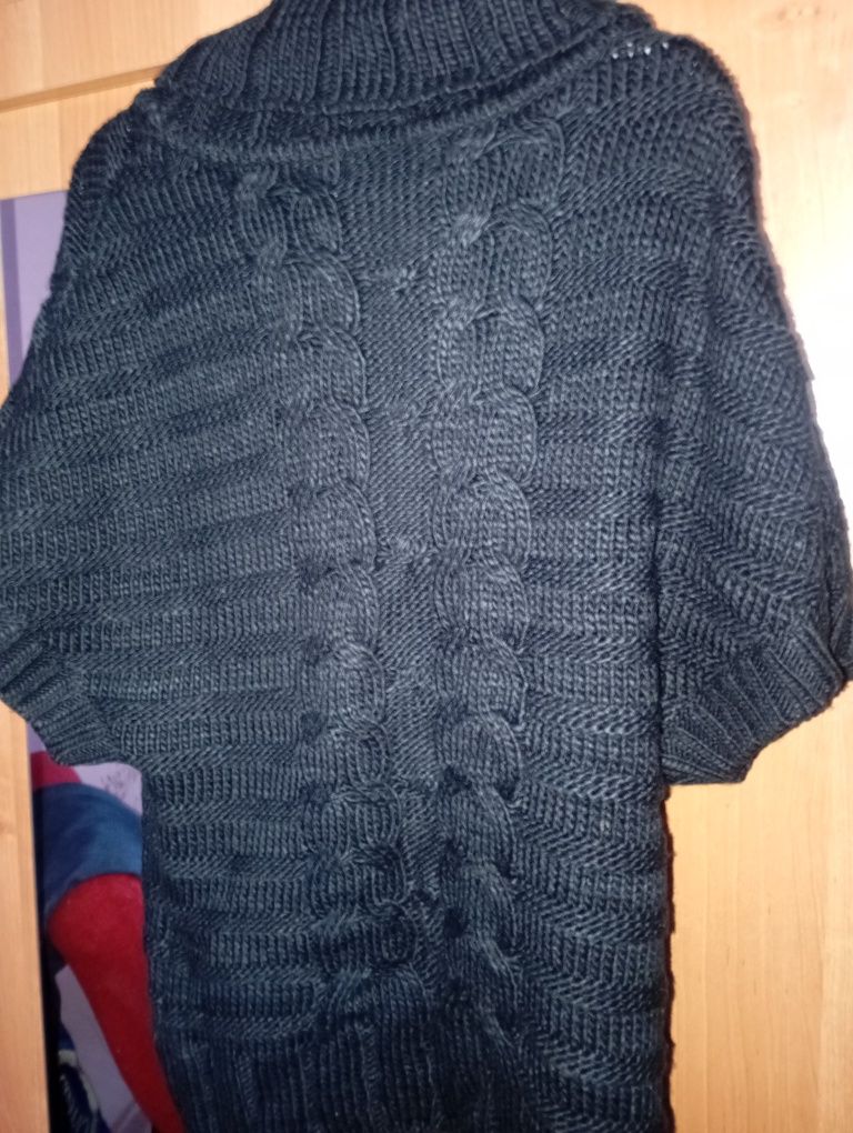 Damski bezrękawnik z golfem