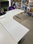 Secretária IKEA Galant de canto modular

Secretária de canto IKEA
