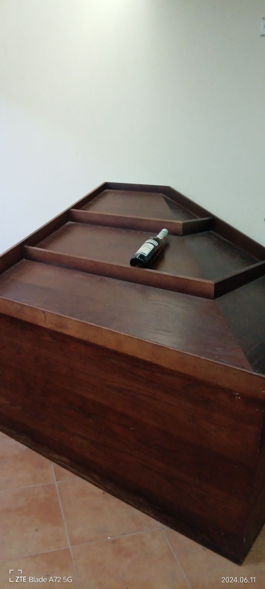 Expositor de vinhos