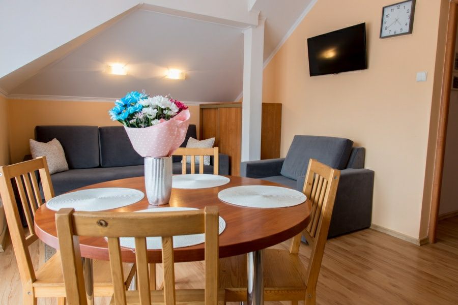 Apartamenty Krynica Centrum Ferie Zima wolne pokoje kuchnia winda stok