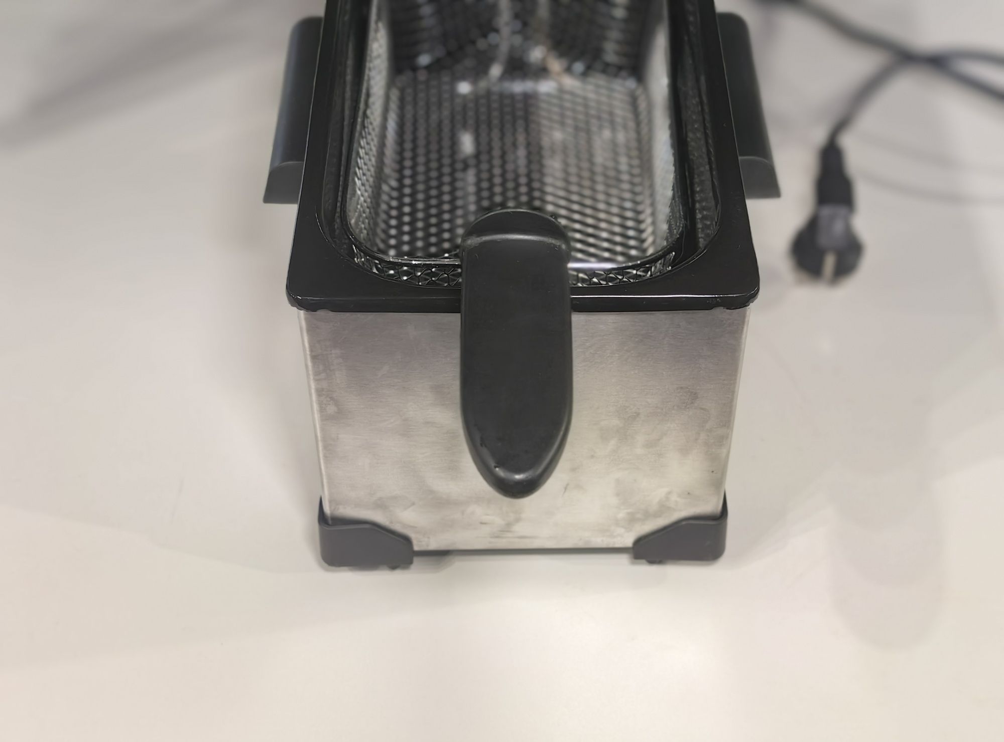 Frytkownica tradycyjna Aigostar 2200 W 3l pudełko jak nowa DPD