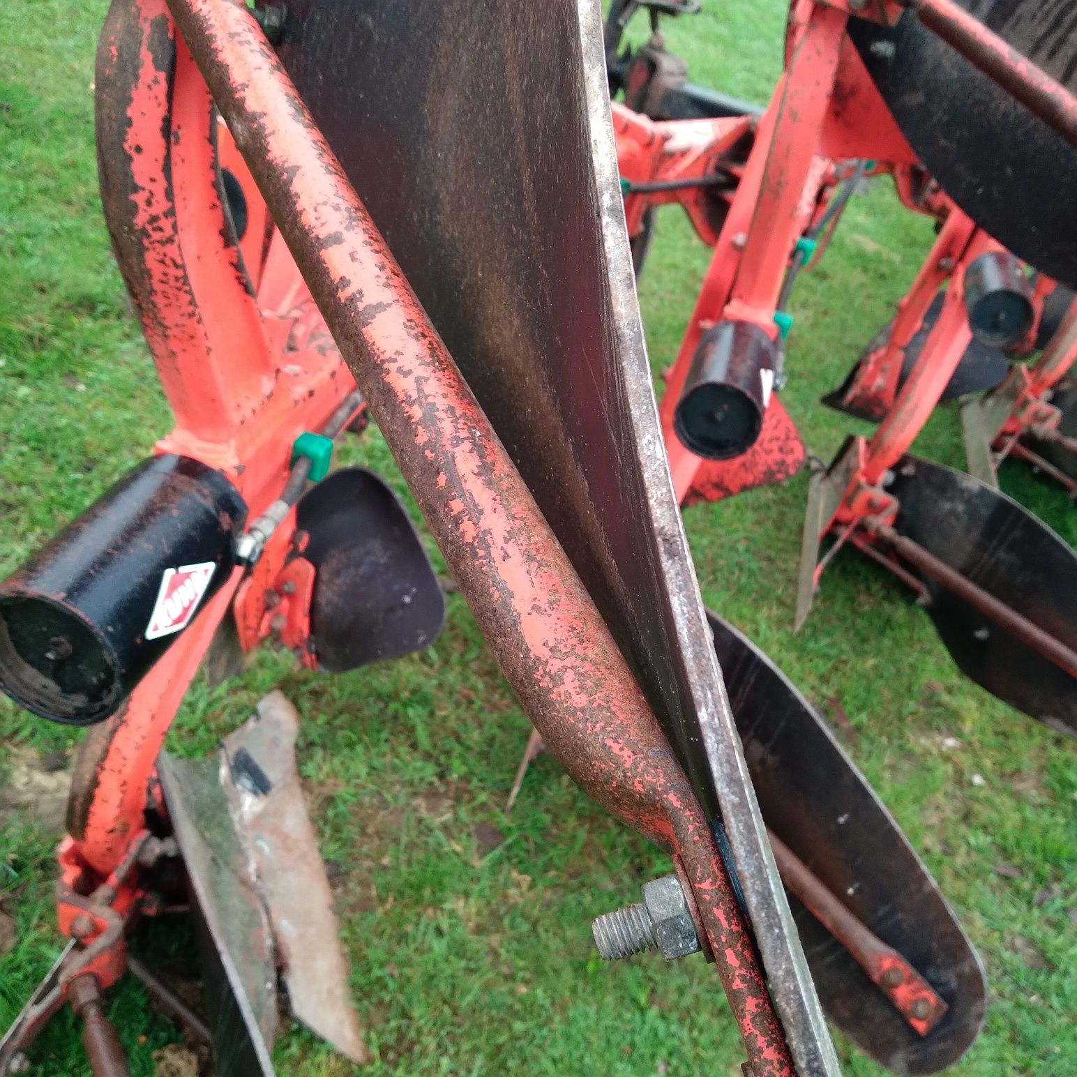 Części pług kuhn vari vario master 120  5 skibowy obrotowy korpus