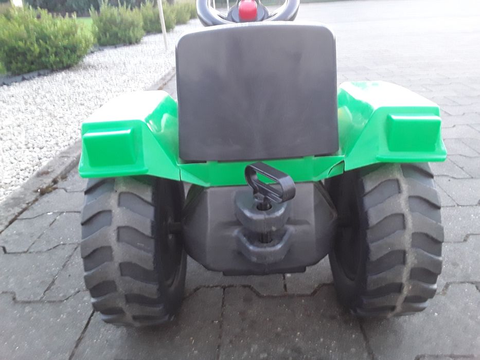 Traktor dziecięcy na pedały