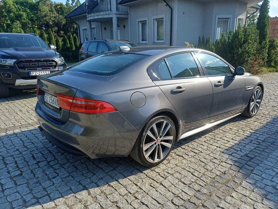 Jaguar XE R-Sport