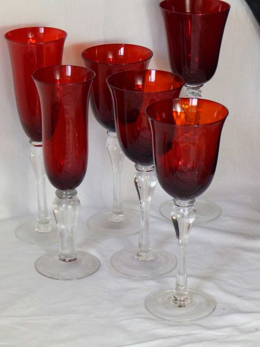 Фужеры цветные .