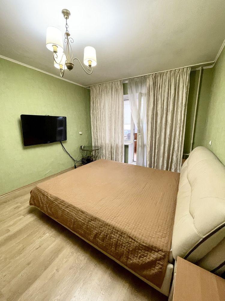 Простора квартира на вул. Драгоманова, 1Г
