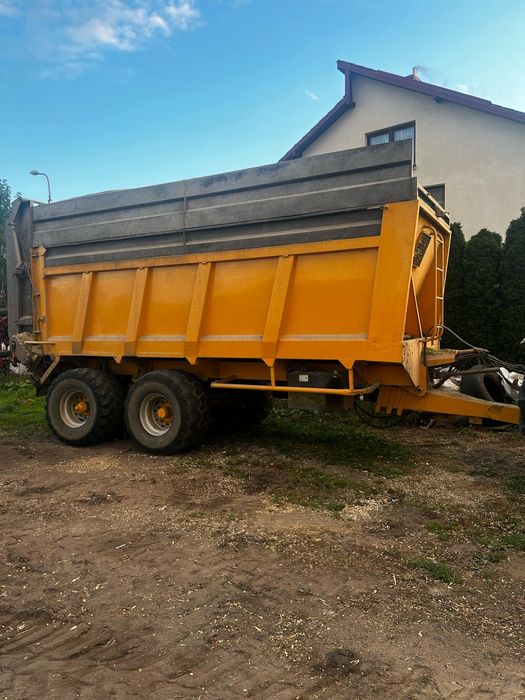 Przyczepa objętościowa rozrzutnik