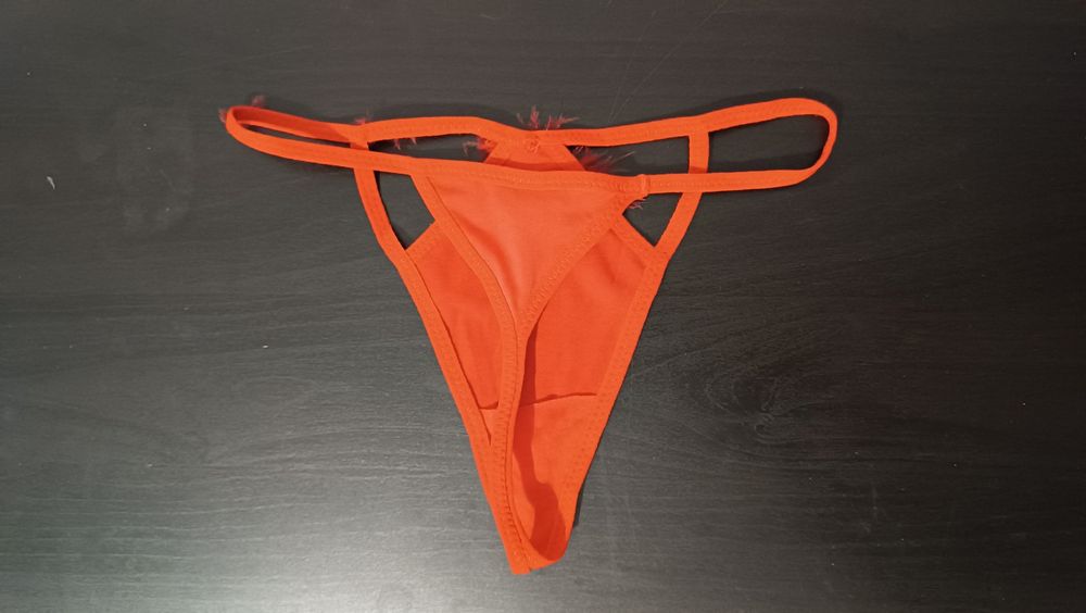 Tanga Pompom vermelho. S/ M