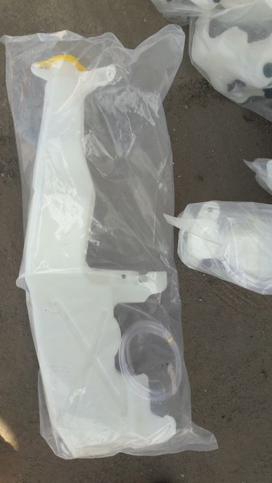Бачок омывателя в сборе Jeep Grand Cherokee 2011-21