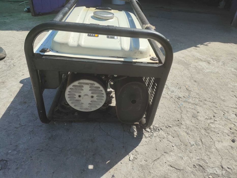 Бензиновий генератор Straus ST/GGT-3005