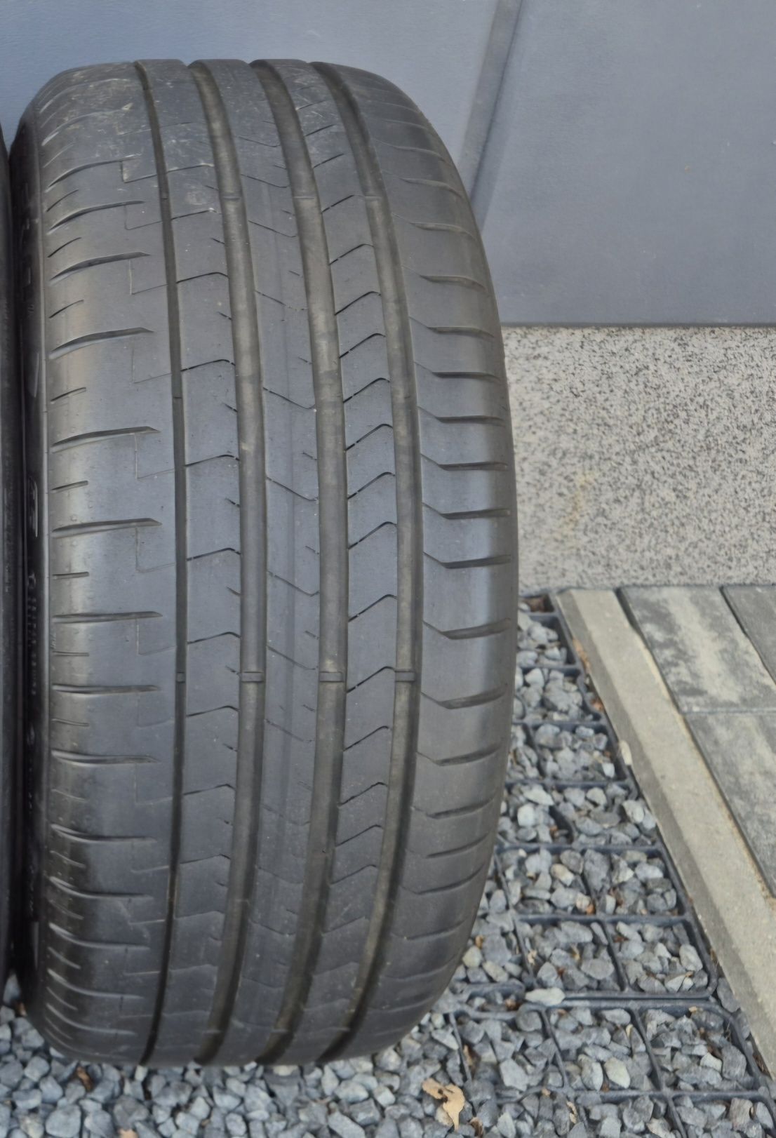 1x Pirelli P Zero PZ4 225/40R18 92Y XL A0 DOT 4621 5,7 mm