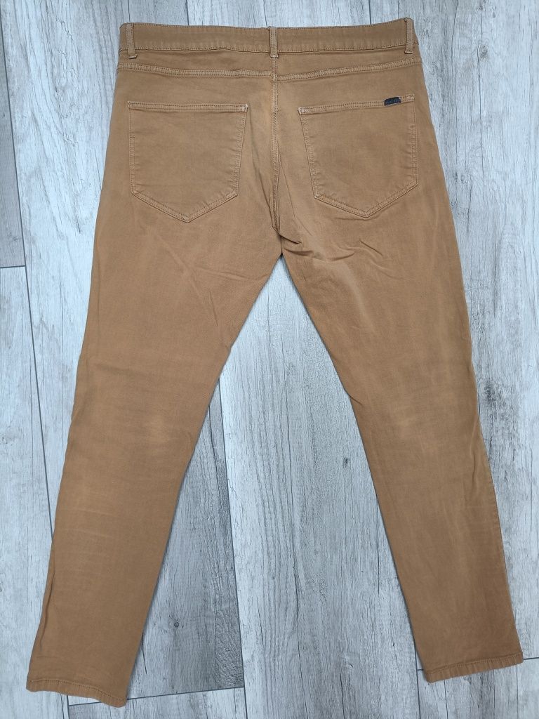 Beżowe spodnie męskie chinosy, Zara, rozmiar 44 / XXL