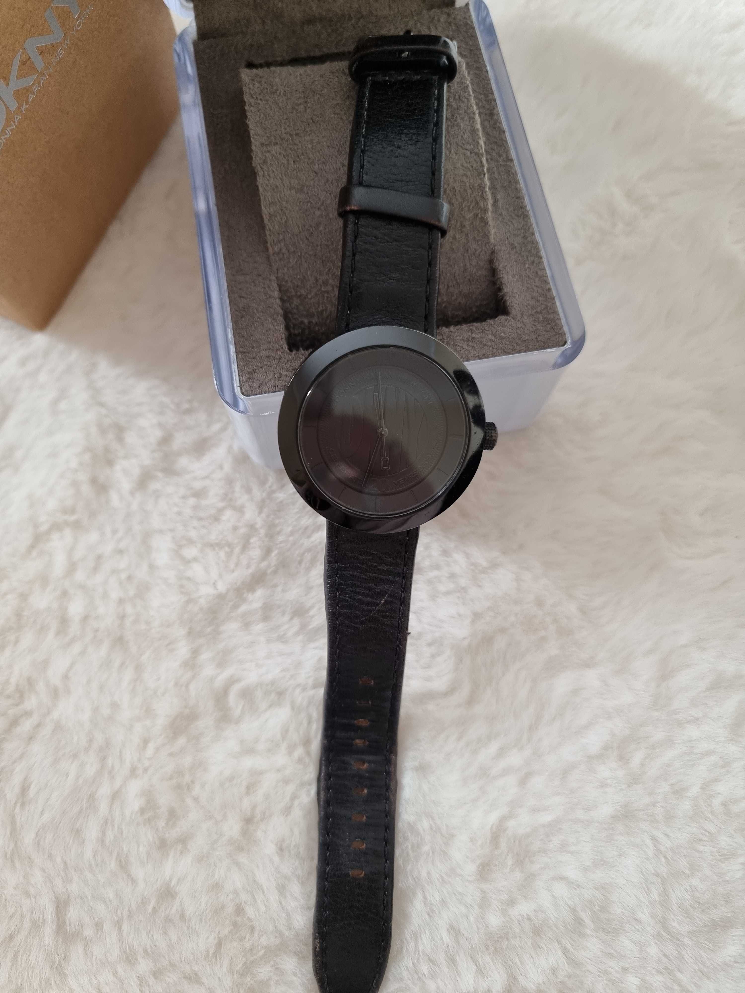 Relógio DKNY preto