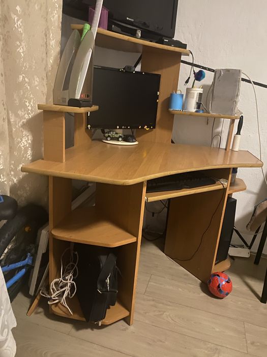 Стол компьютерный