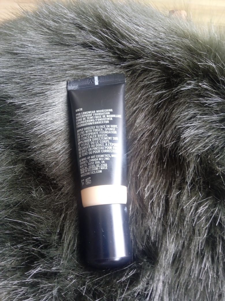 MAC pro longwear podkład NW20