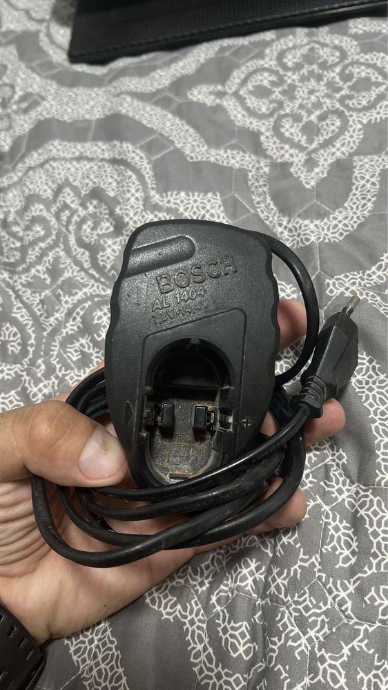 Зарядний пристрій Bosch AL1404