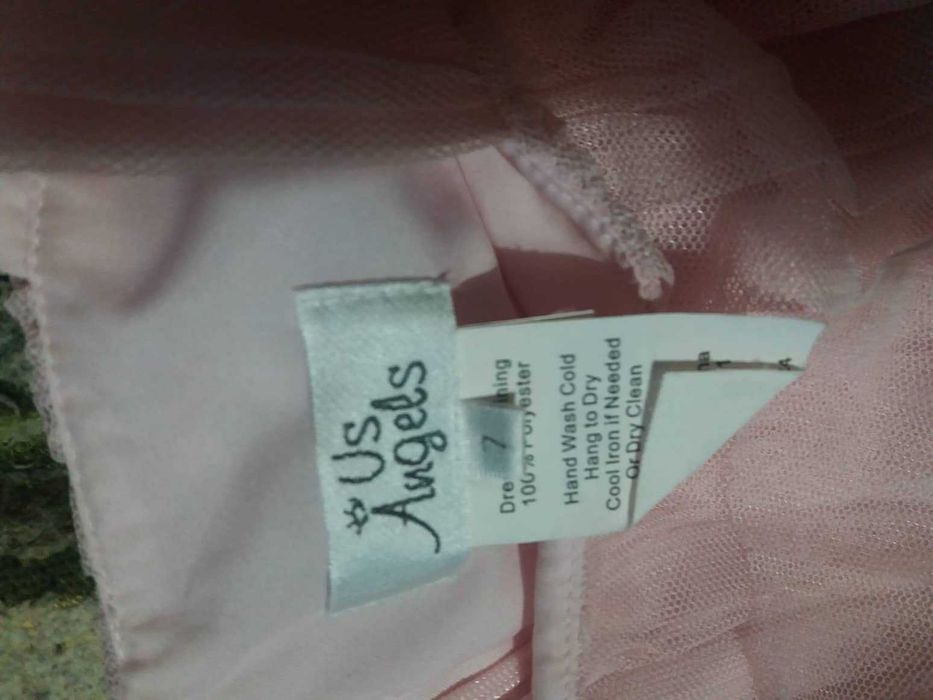 Святкова сукня на 7 років. Підійде на випускний в садочок.