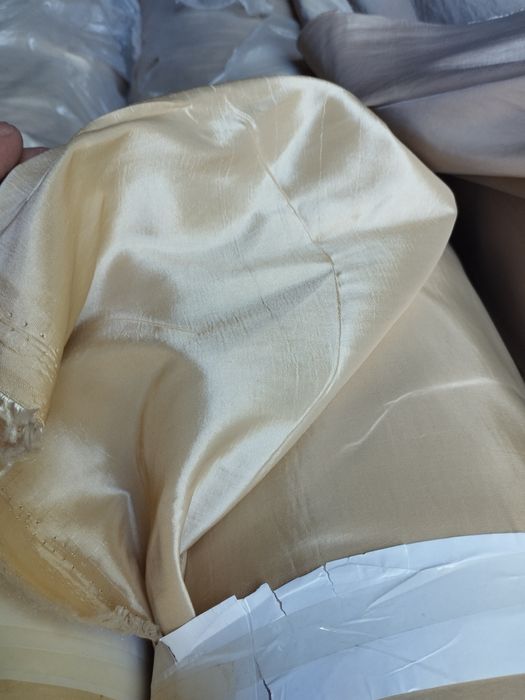 Тканина тафта куртки штори чохли сумки різні.