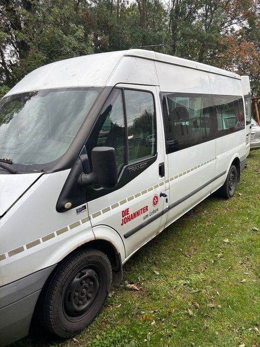 Ford Transit Ford Transit 8 osobowy z rampą załadunkową